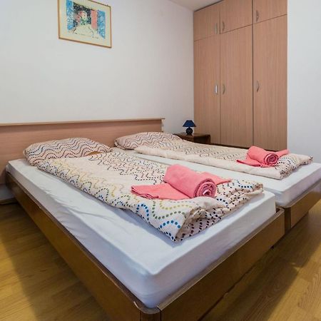 Apartments Tomica Novi Vinodolski Eksteriør bilde